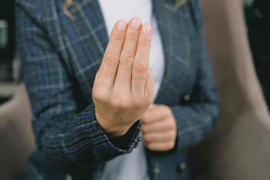 Comment communiquer avec un sourd sans connaître la langue des signes ?