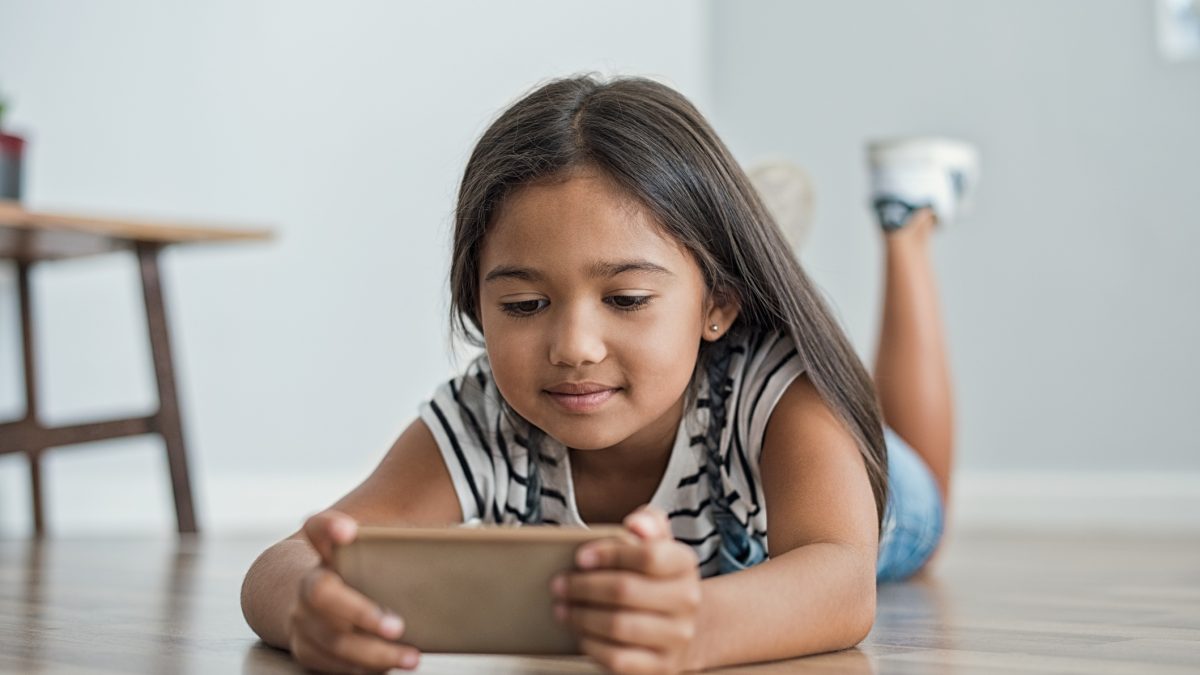 A quel âge peut-on céder sur le smartphone ?