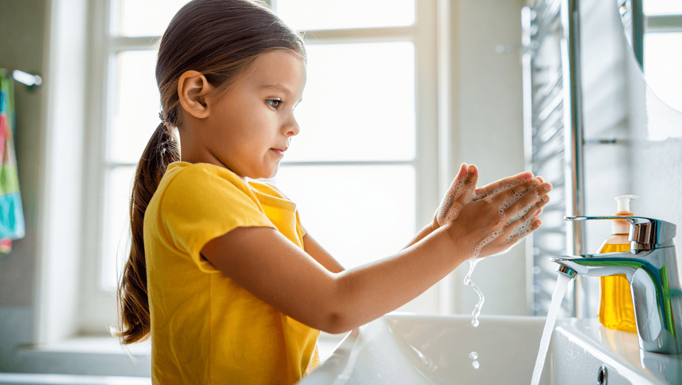 Les trucs pour aider les
enfants à bien se laver les mains